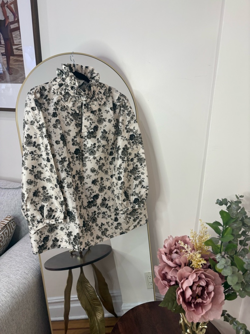 NWT TUCKERNUCK XXL Faded roses Ruffle-Collar women’s Shirt in Cream and Black